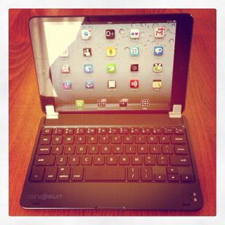 [iPad mini][Bluetoothキーボード]iPad miniのBluetoothキーボードがやってきたので開封の儀を行ってみた件