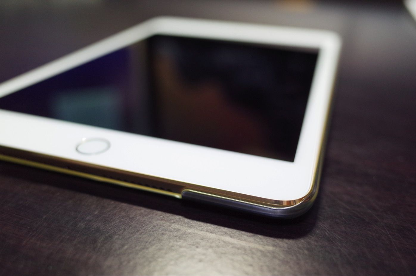 [Apple] iPad mini 4 純正 Smart Coverはしっくりしっかりしたスマートなカバー