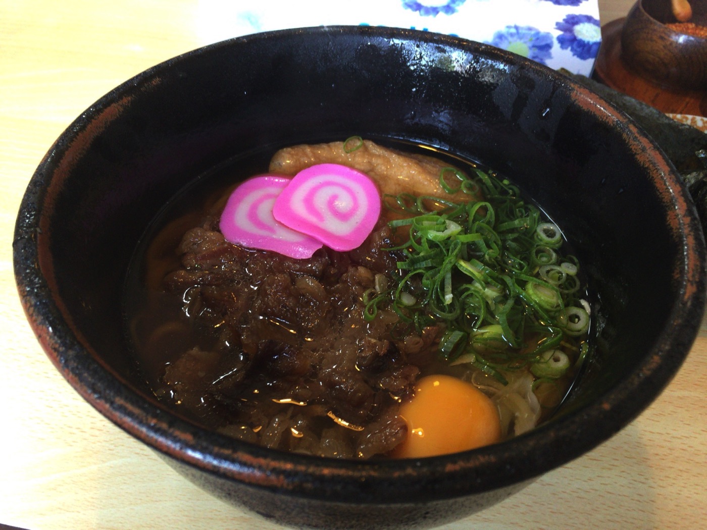 [山口]山口県柳井市にある「釜屋」へ行ってきたよ。平打ち縮れ麺が甘辛く濃い口の出汁に絡んで美味しい♪