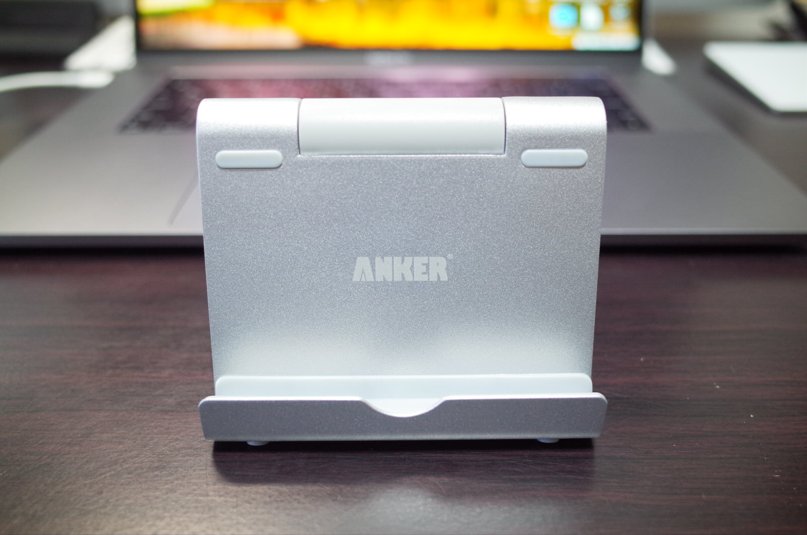 [Amazon]iPad ProやiPhone Xを立てかけるスタンド「Anker タブレット用スタンド」が届いたので紹介してみるよ